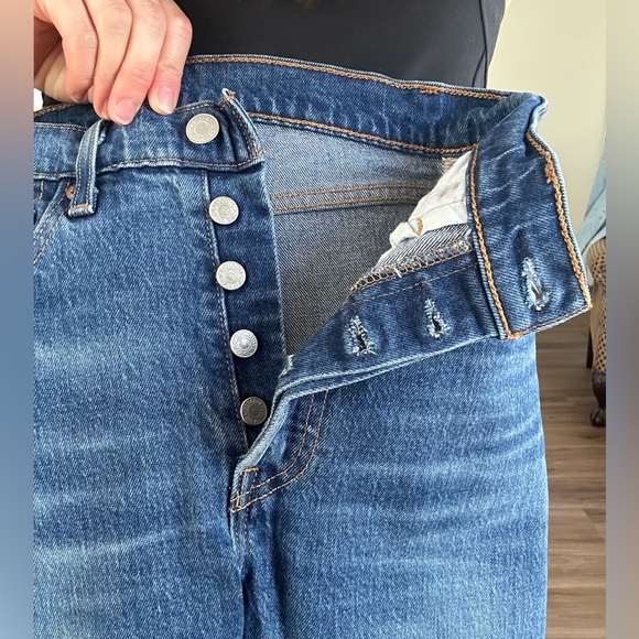 501 Levi Jeans NEVER WORN - Picture 3 of 12